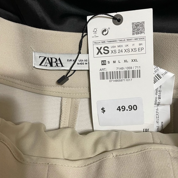 Zara high waisted shorts, Size XS new with tags - Picture 2 of 3